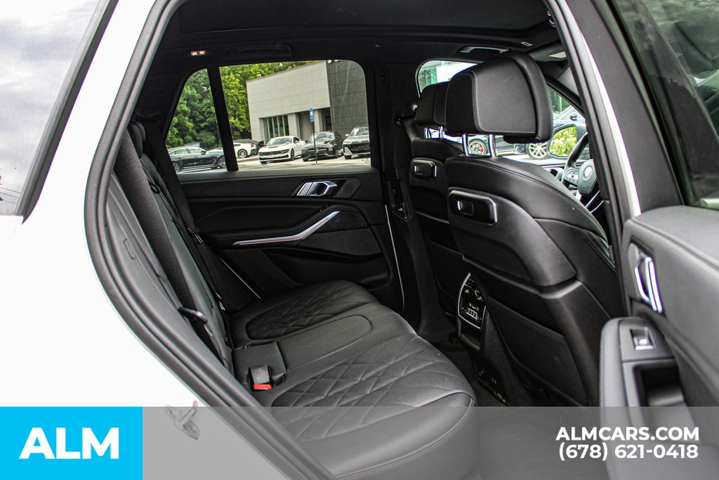 Used 2024 White BMW sDrive40i image 18