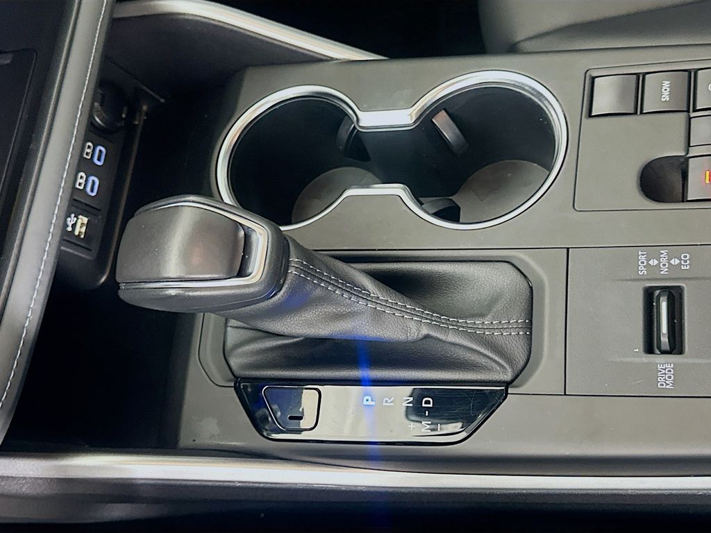 Thumbnail: 2023 Toyota Highlander - 17