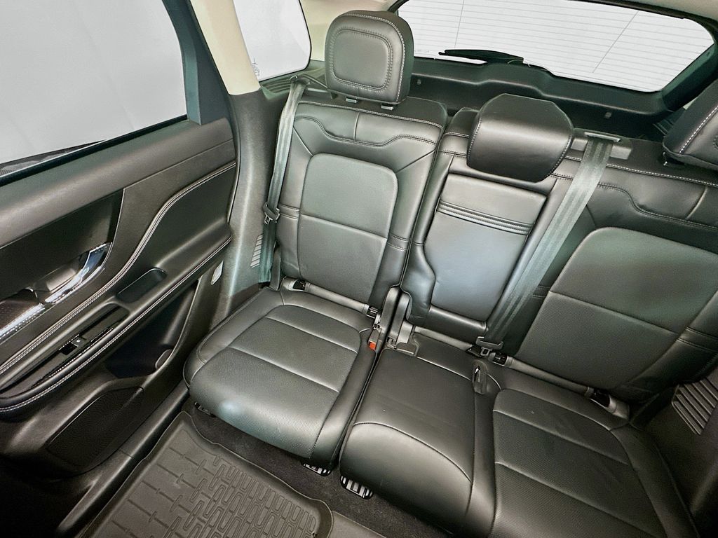 Used 2023 Gray Lincoln Grand Touring image 12