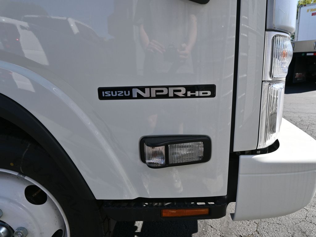 2024 Isuzu NPR HD 