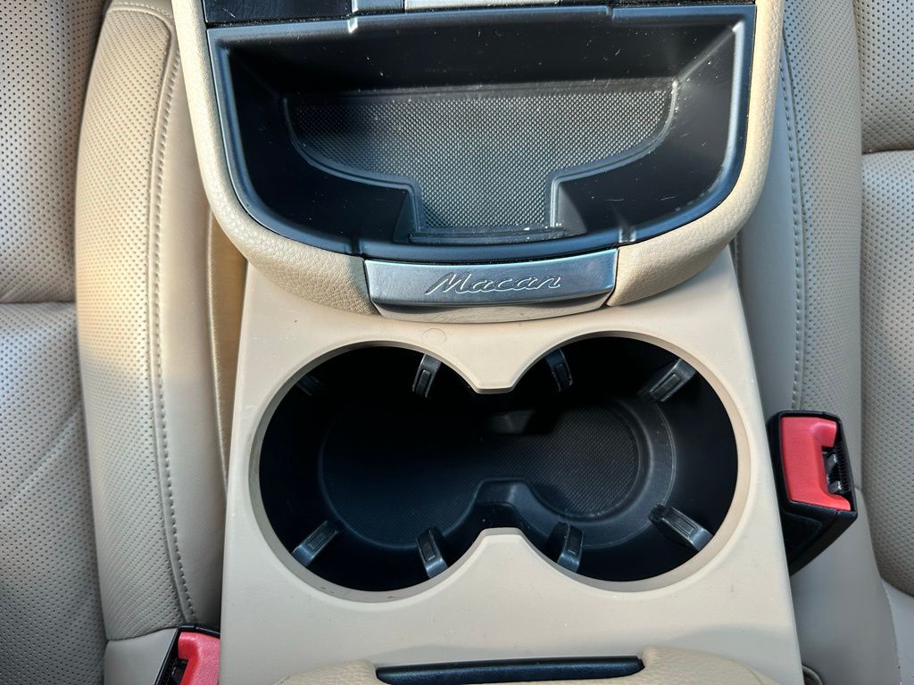 Thumbnail: 2024 Porsche Macan - 26