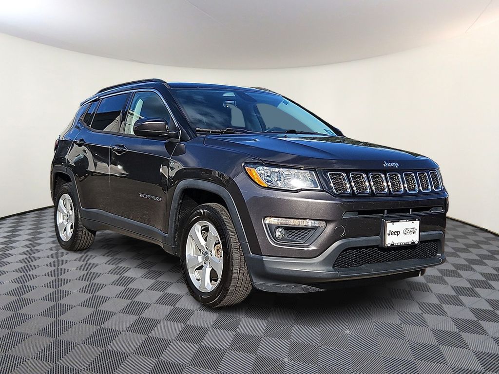 Gray (Granite Crystal Metallic Clearcoat) 2018 Jeep Compass SUV / Crossover Four-Wheel Drive 9-Speed Automatic