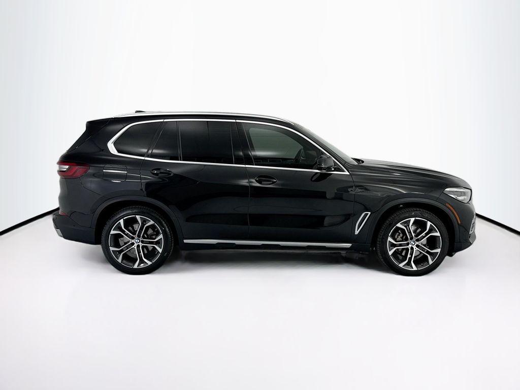 Thumbnail: 2021 BMW X5 - 4