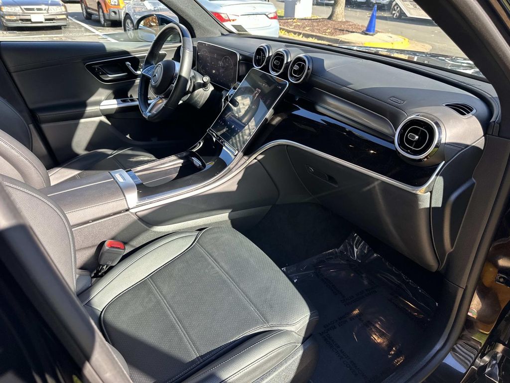 Thumbnail: 2023 Mercedes-Benz GLC - 21