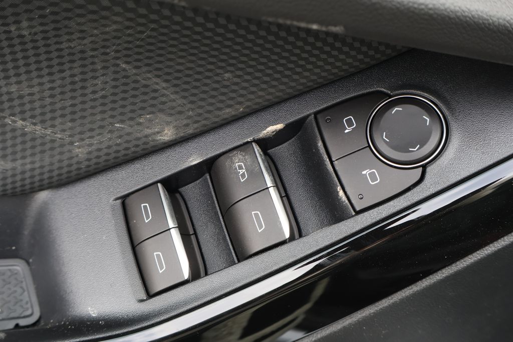 Thumbnail: 2026 Chevrolet Equinox - 17