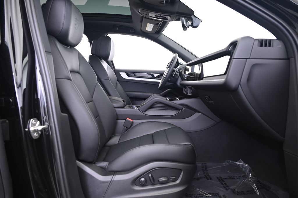 Thumbnail: 2025 Porsche Cayenne - 23