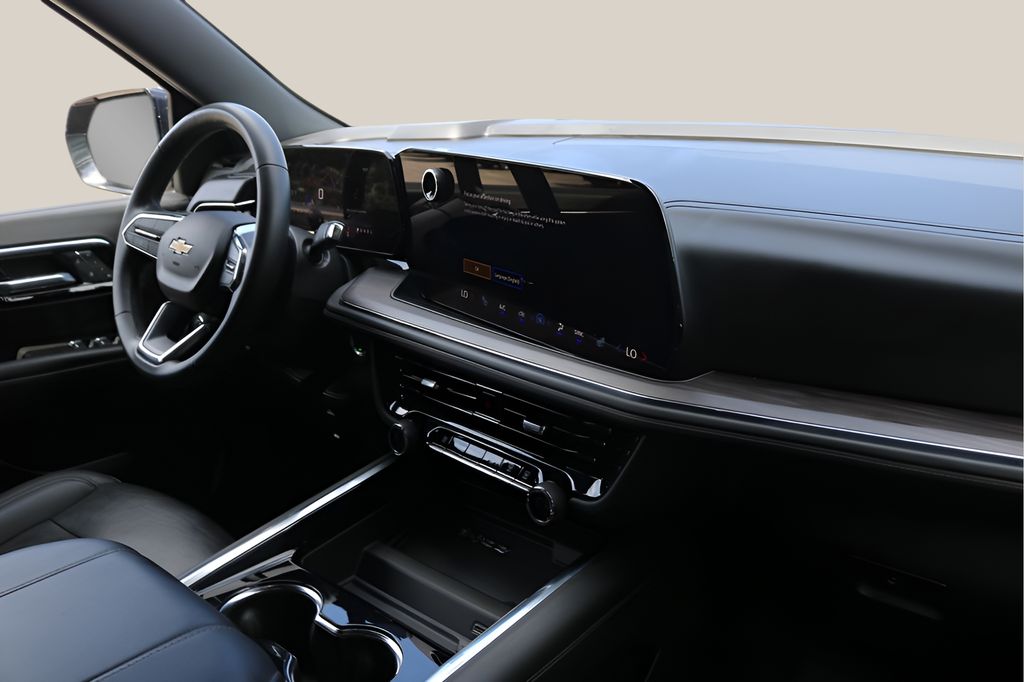 Used 2025 Gray Chevrolet LT image 20