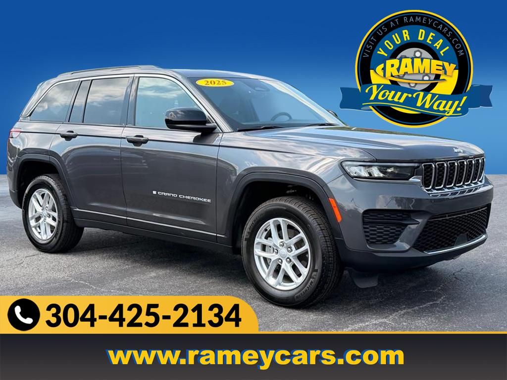 Baltic Gray Metallic Clearcoat 2025 Jeep Grand Cherokee SUV / Crossover Four-Wheel Drive 8-Speed Automatic