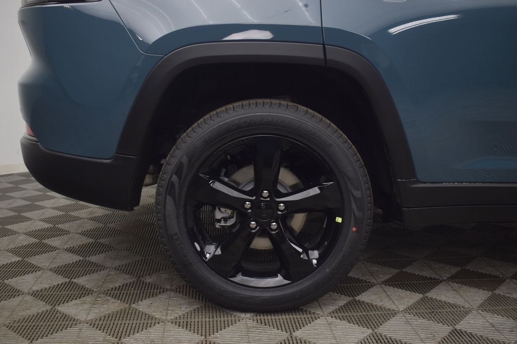 new 2026 Jeep Grand Cherokee car, priced at $51,400