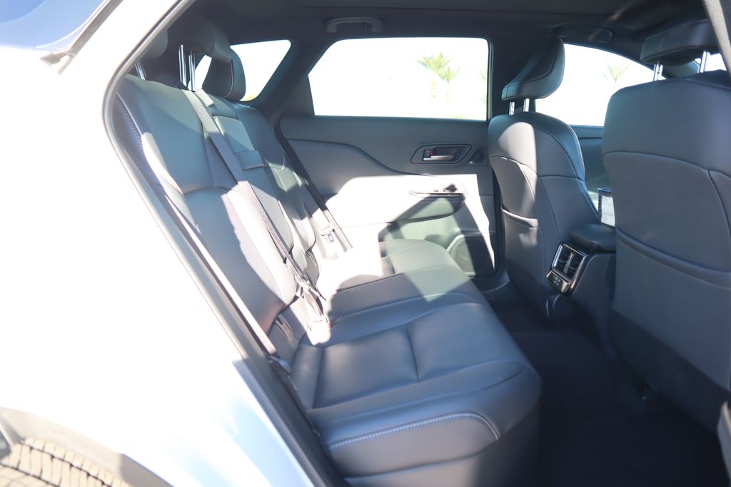 Thumbnail: 2025 Toyota Crown Signia - 21