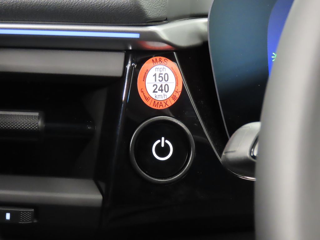 Thumbnail: 2025 Porsche Macan - 24