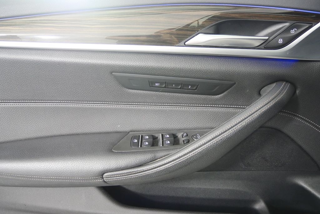 Thumbnail: 2019 BMW 5 Series - 9