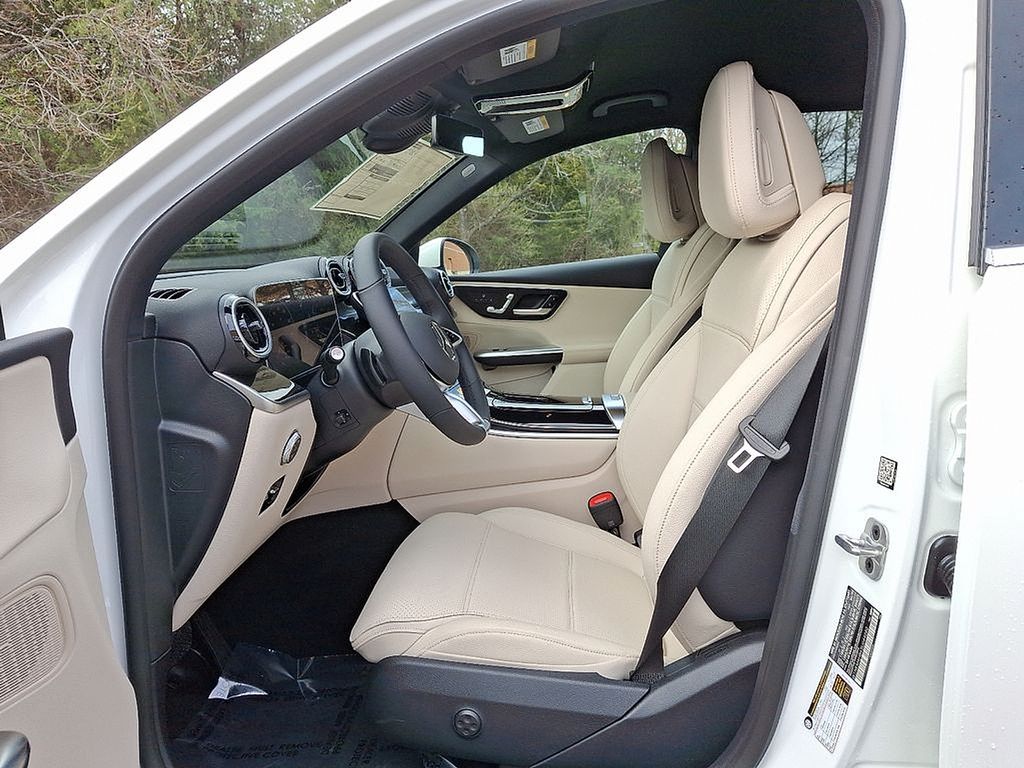 Thumbnail: 2025 Mercedes-Benz GLC - 9