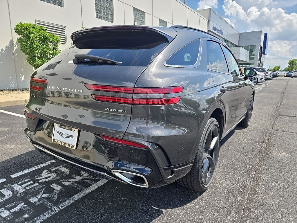 Thumbnail: 2026 Genesis GV70 - 4