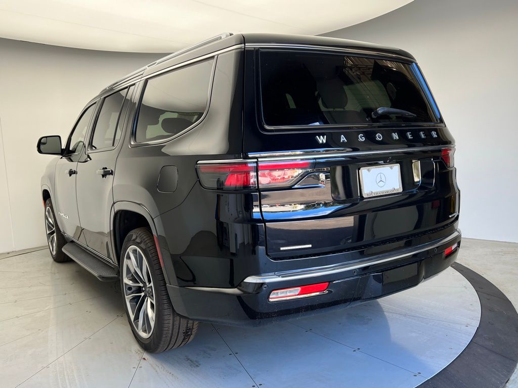 Thumbnail: 2023 Jeep Wagoneer - 4