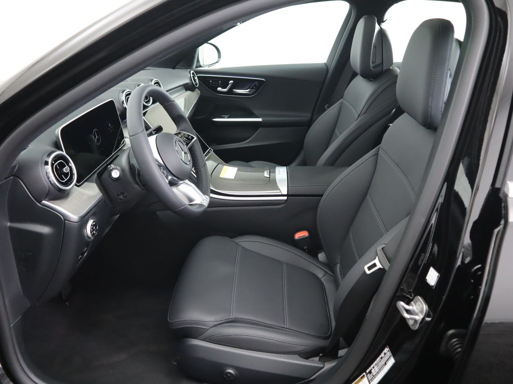 Thumbnail: 2025 Mercedes-Benz C-Class - 20