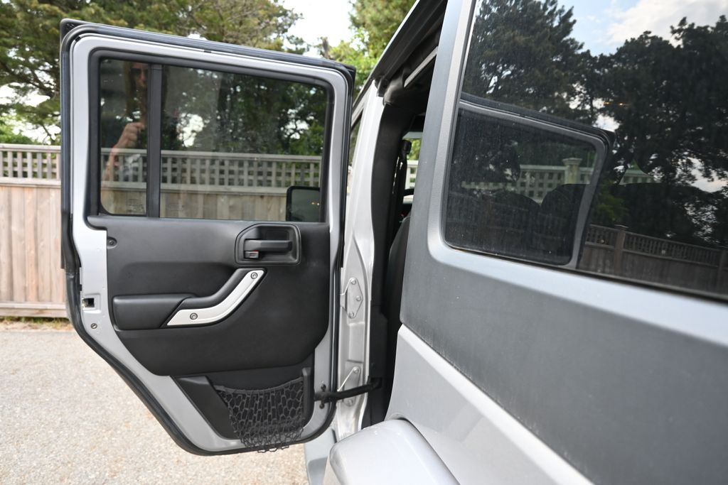 Thumbnail: 2015 Jeep Wrangler - 10