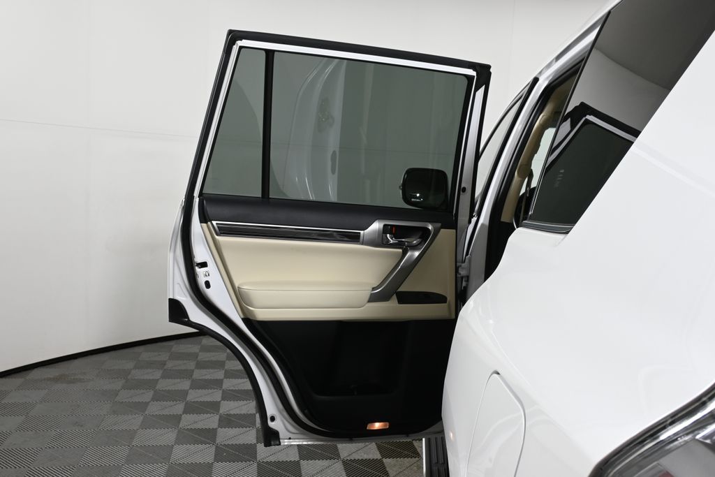 Thumbnail: 2022 Lexus GX - 32