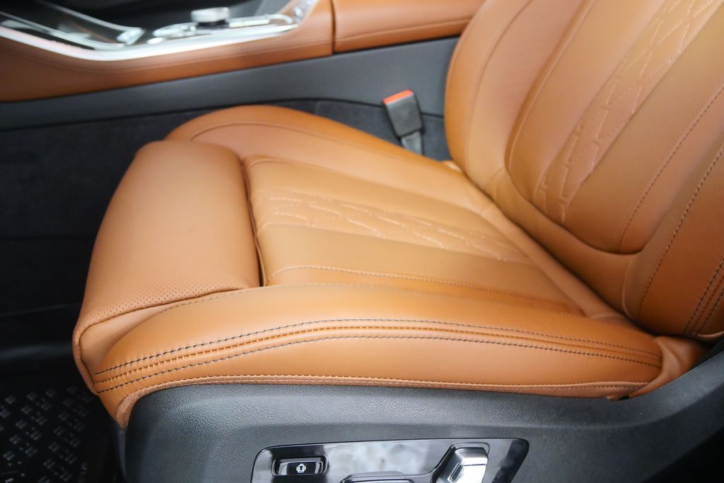 Thumbnail: 2026 BMW X5 - 10