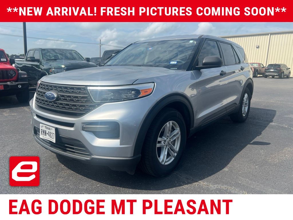 Iconic Silver Metallic 2022 Ford Explorer SUV / Crossover Rear-Wheel Drive Automatic