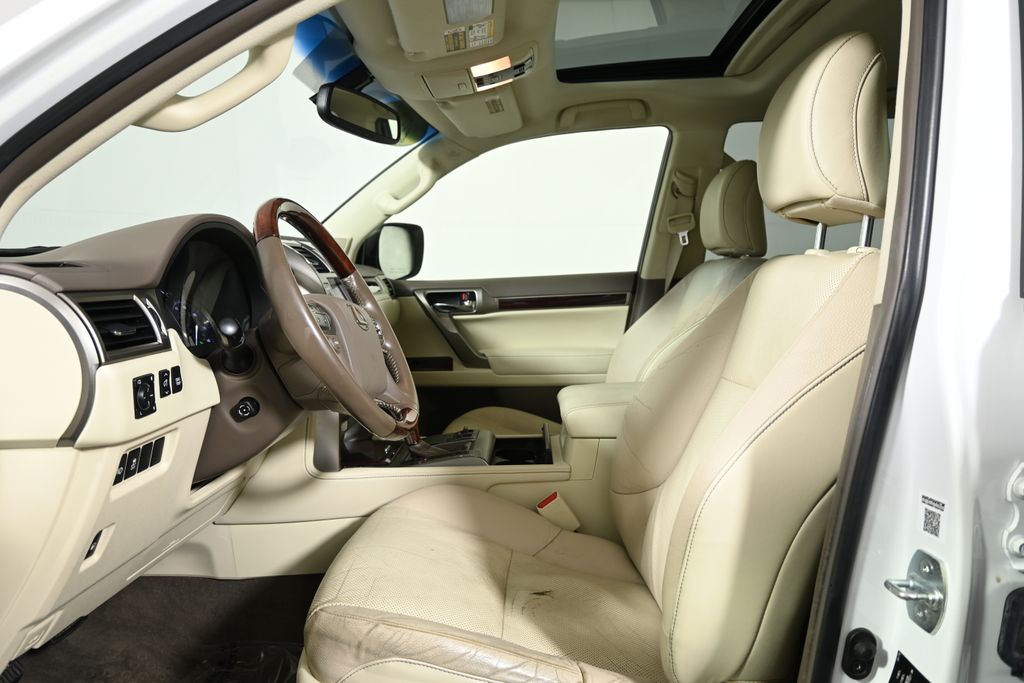 Thumbnail: 2016 Lexus GX - 3