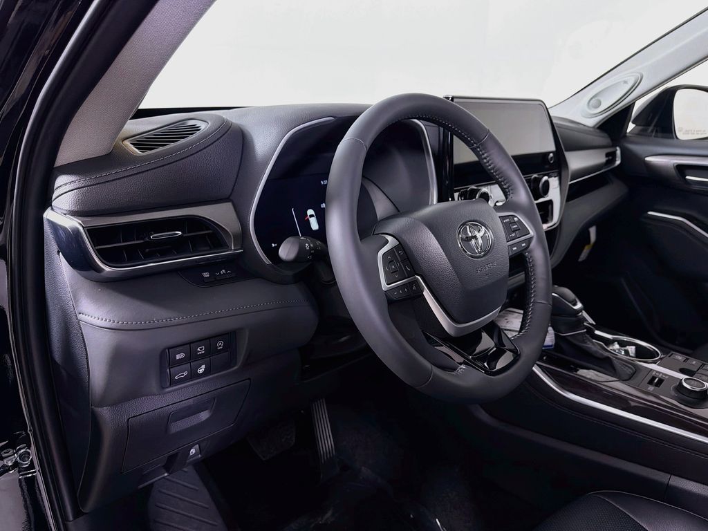New 2026 Toyota Highlander SUV