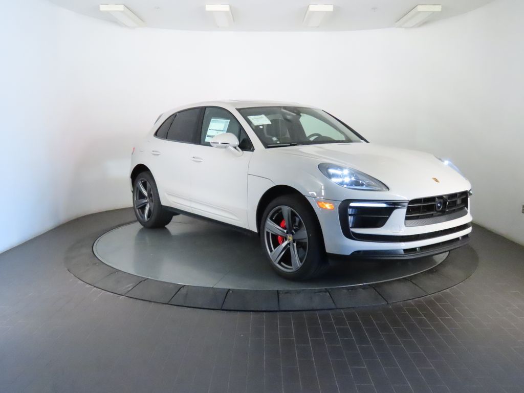 Thumbnail: 2026 Porsche Macan - 9