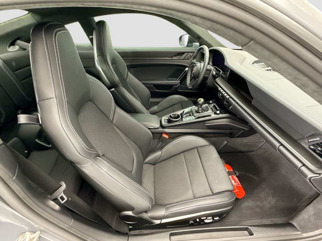 Thumbnail: 2026 Porsche 911 - 19
