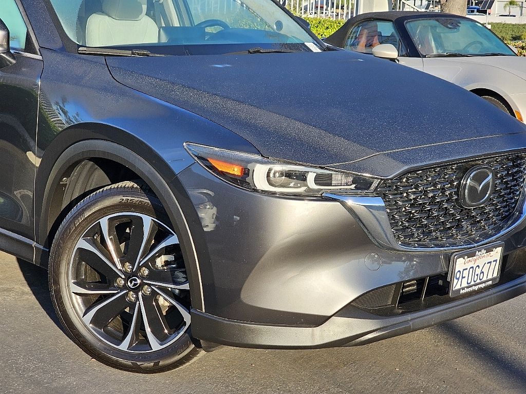 View vehicle photo 5