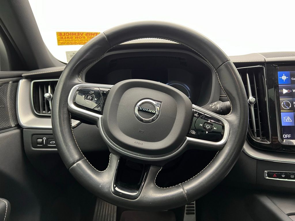 Thumbnail: 2021 Volvo XC60 - 17