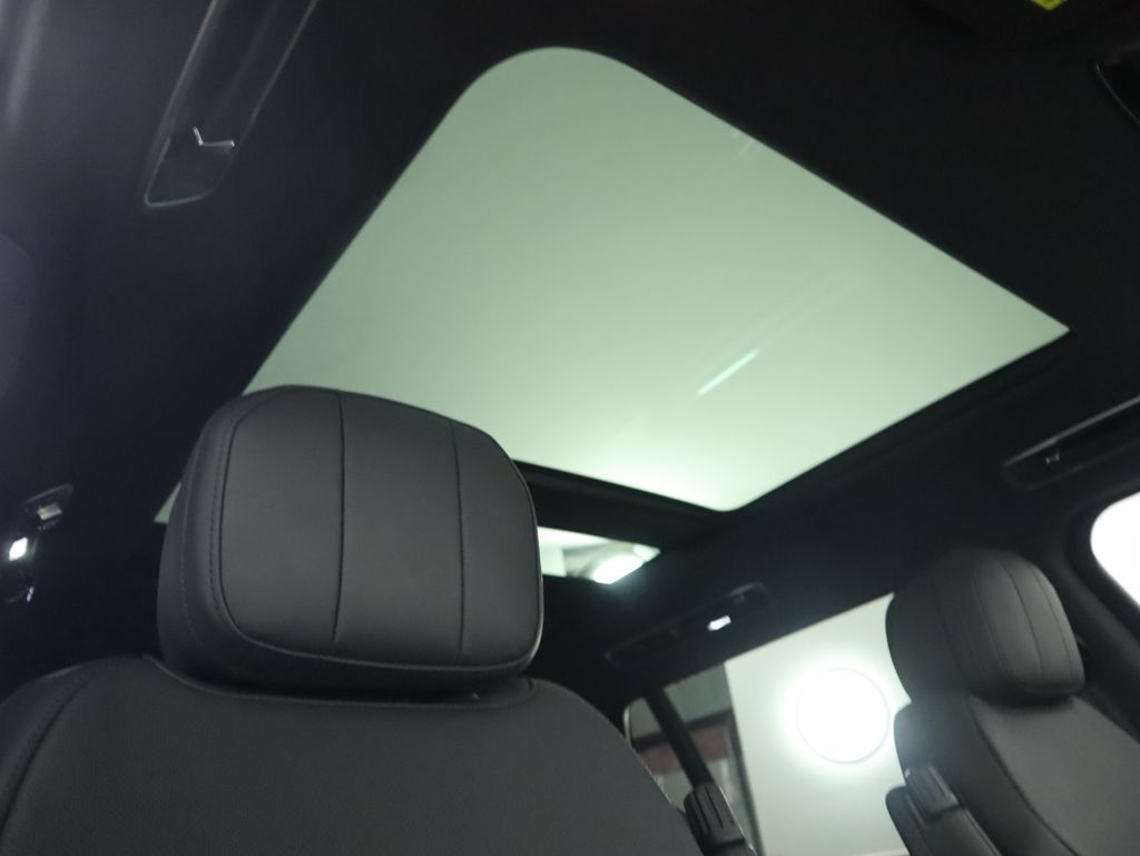 Thumbnail: 2026 Land Rover Range Rover - 20