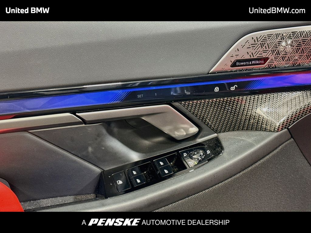 Thumbnail: 2026 BMW M5 - 10