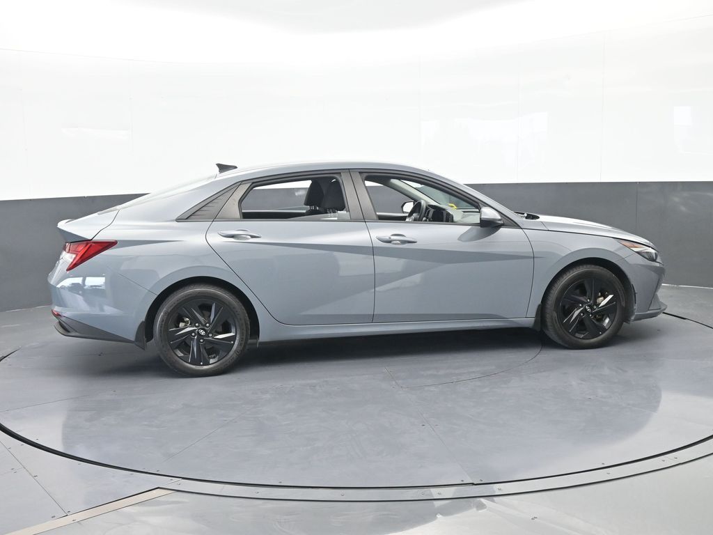 Used 2022 Electric Shadow Hyundai Blue image 7