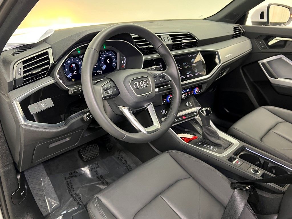 Thumbnail: 2025 Audi Q3 - 28