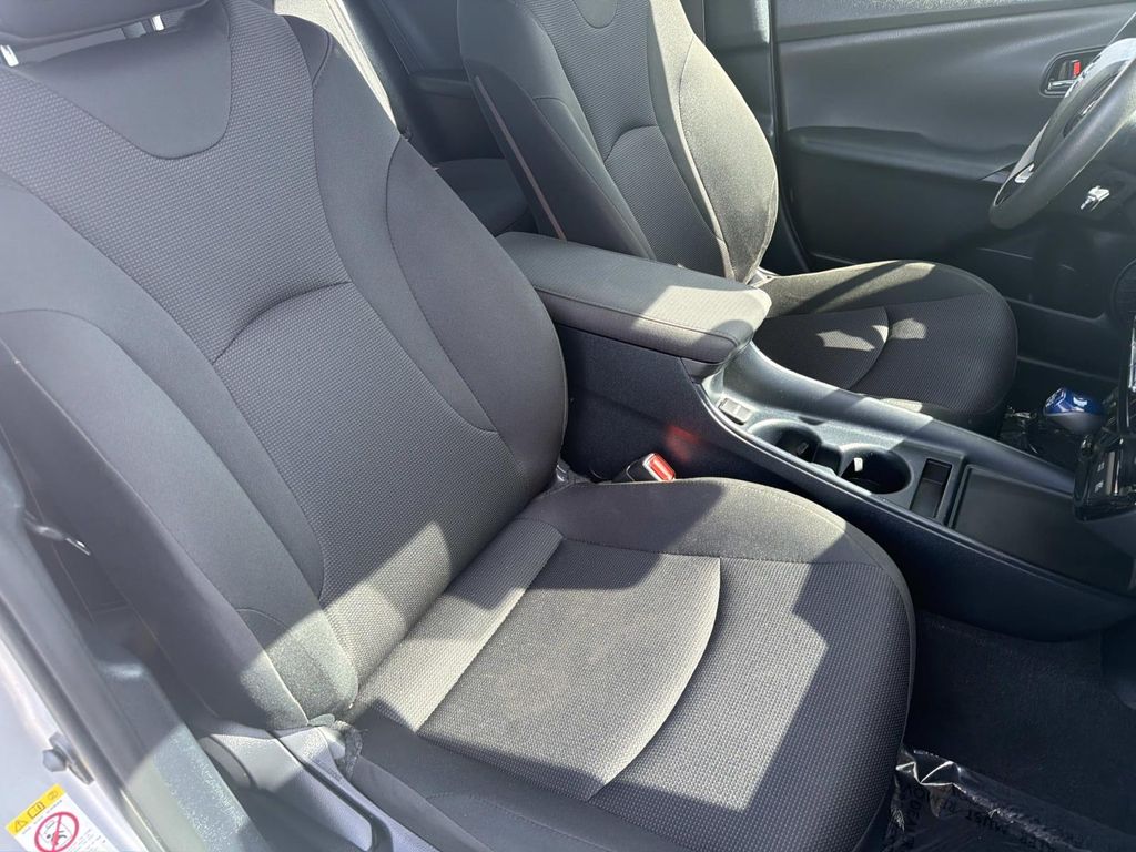 Used 2019 Toyota Prius L 5D Hatchback