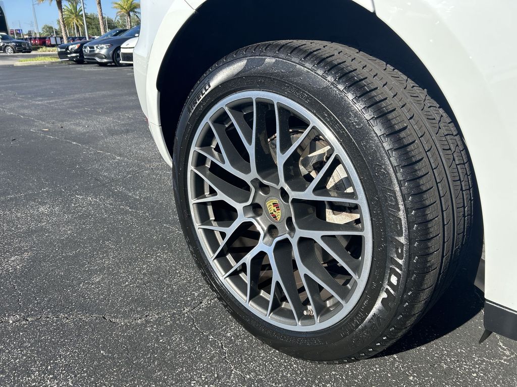 Thumbnail: 2017 Porsche Macan - 31