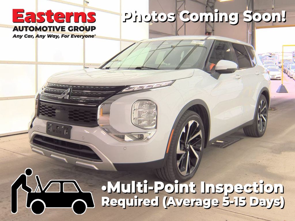 2022 Mitsubishi Outlander SE FWD's photo
