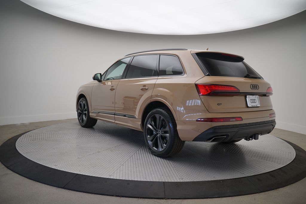 2025 Audi Q7  3