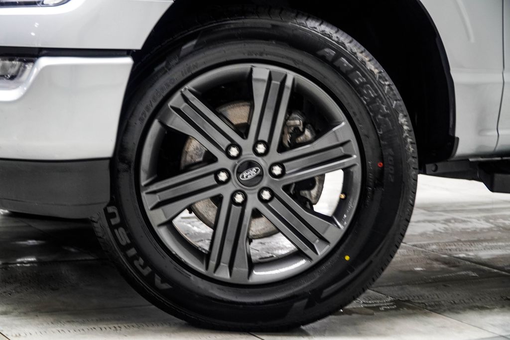 View vehicle photo 3