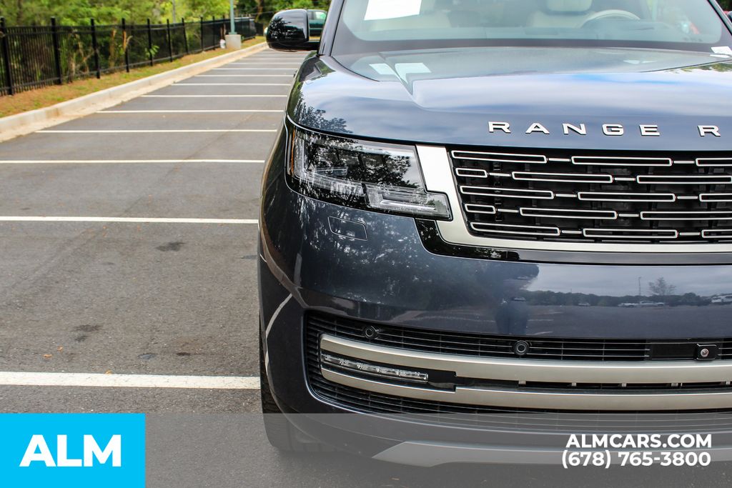 Used 2025 Gray Land Rover SE image 11