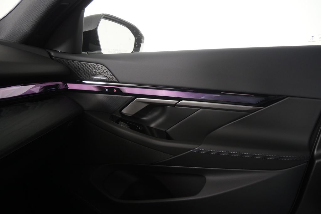 Thumbnail: 2026 BMW i5 - 22