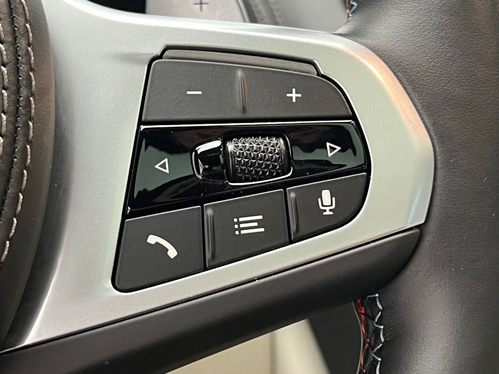 Thumbnail: 2023 BMW 8 Series - 18