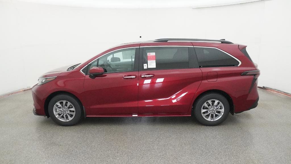 Thumbnail: 2025 Toyota Sienna - 22