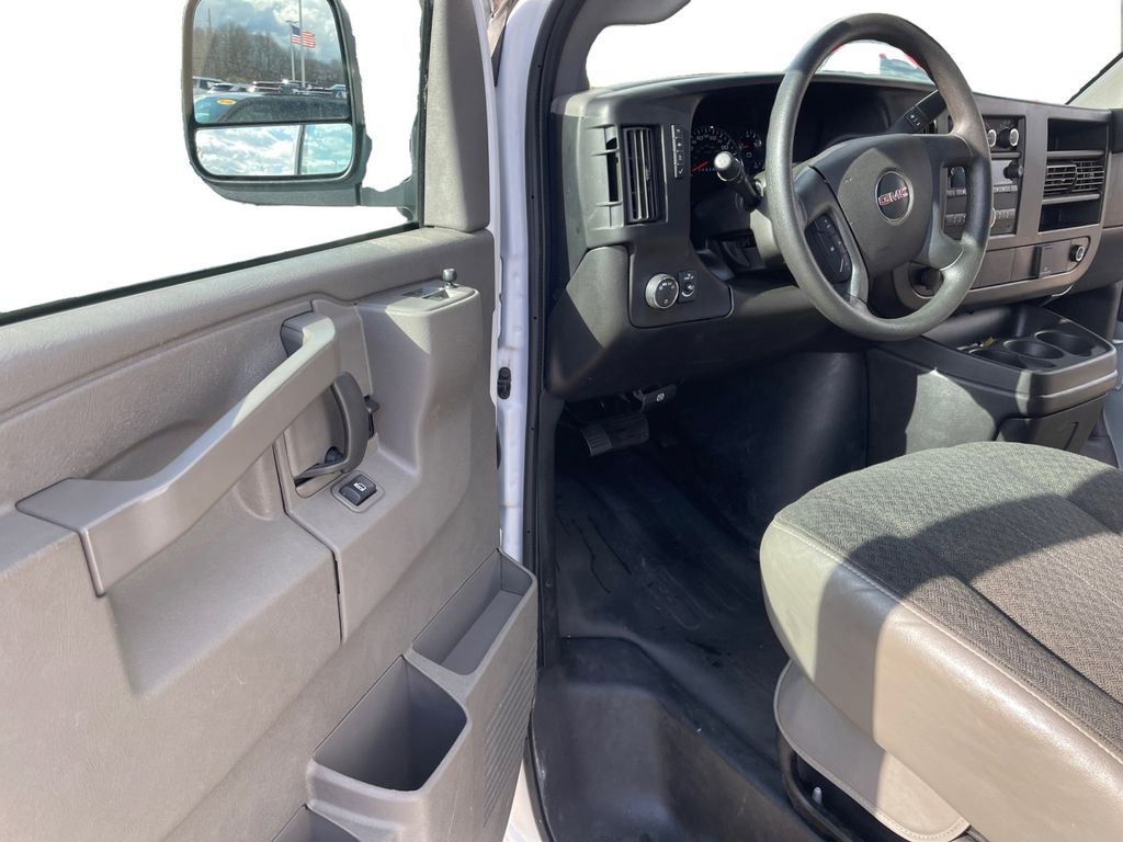 2022 GMC Savana 2500 Work Van 12