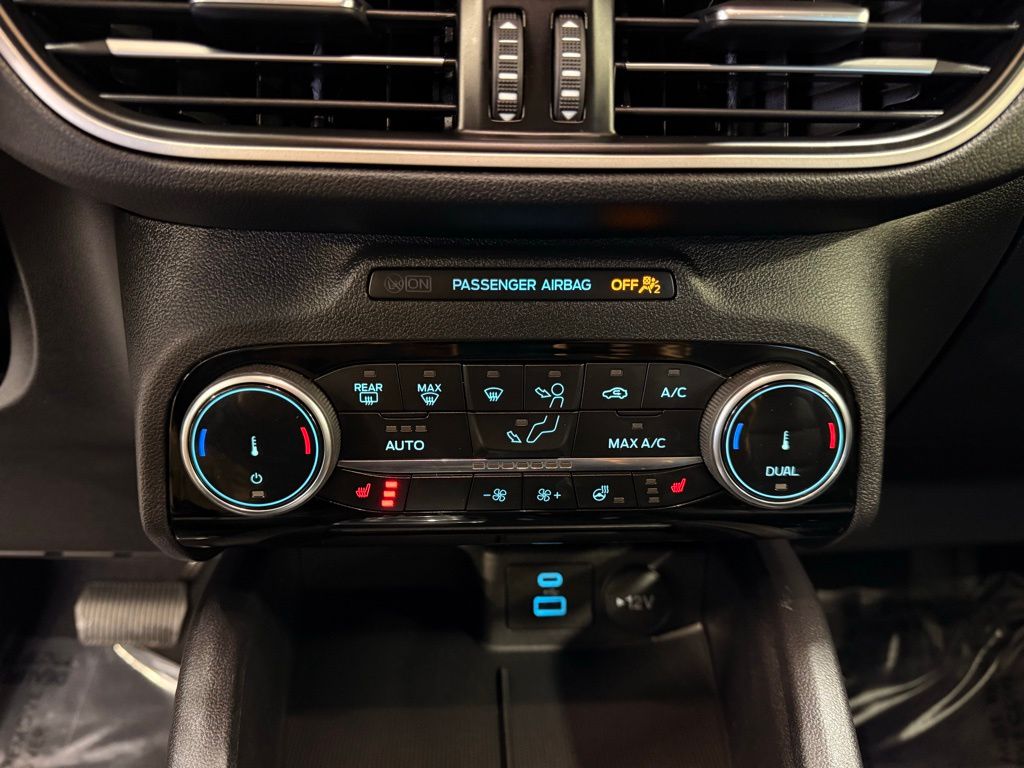 2022 Ford Escape SEL 18