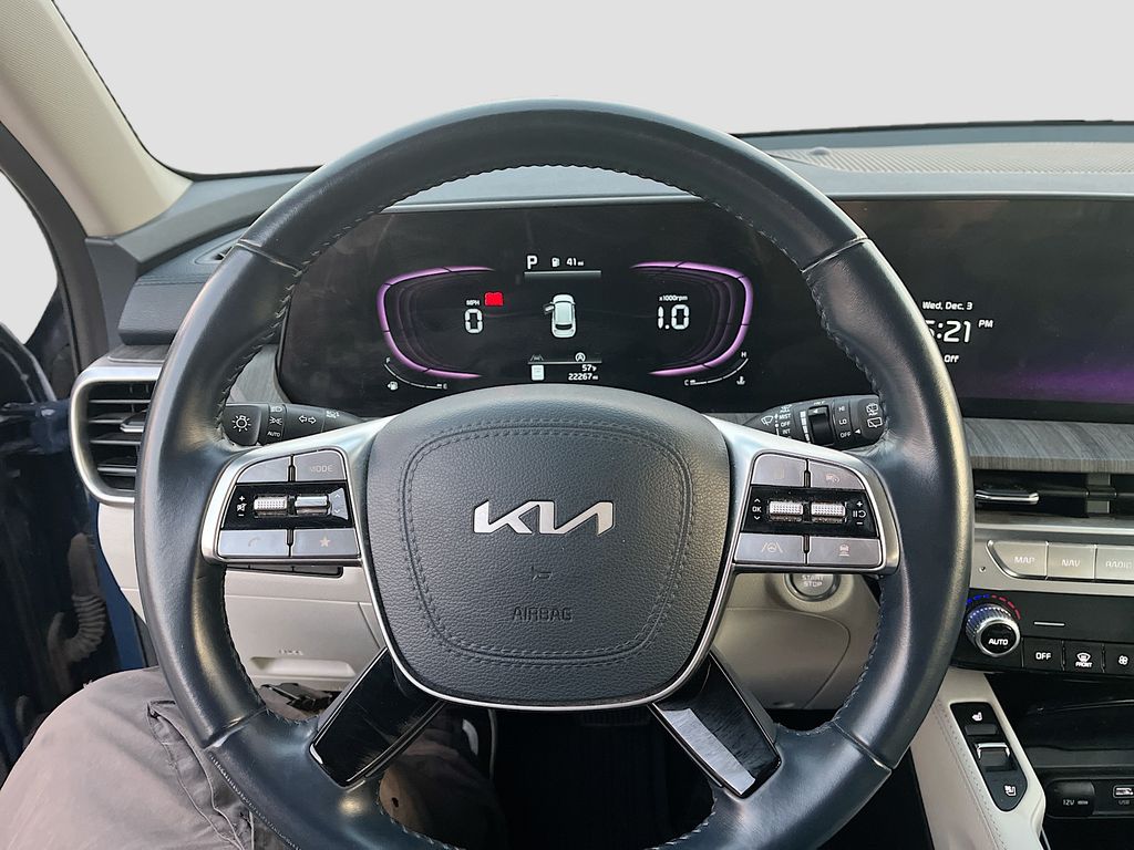 Used 2023 Black Kia EX image 11