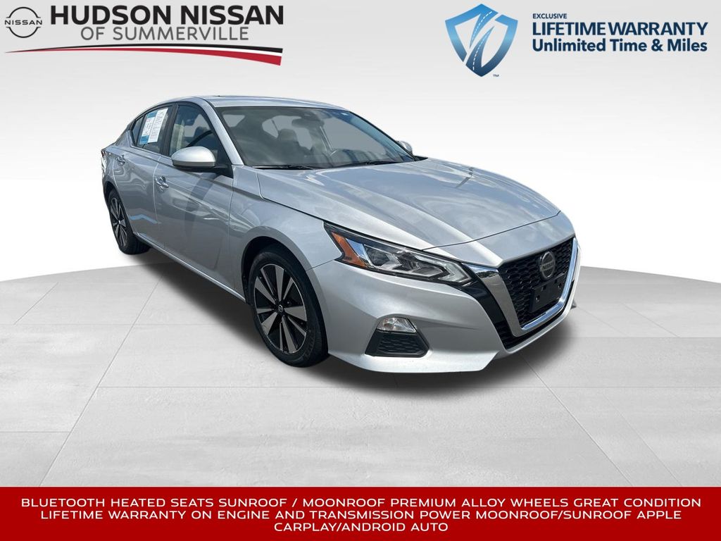 2022 Brilliant Silver Metallic Nissan Altima 2.5 SV Sedan