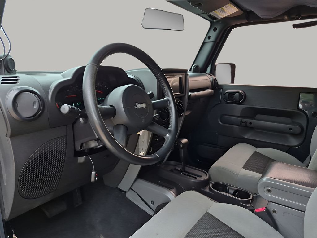 Used 2008  Jeep Unlimited X image 28