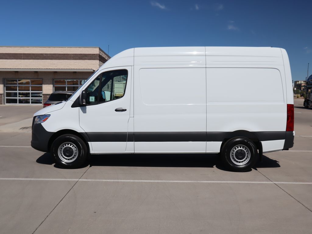 2025 Mercedes-Benz Sprinter 2500 8