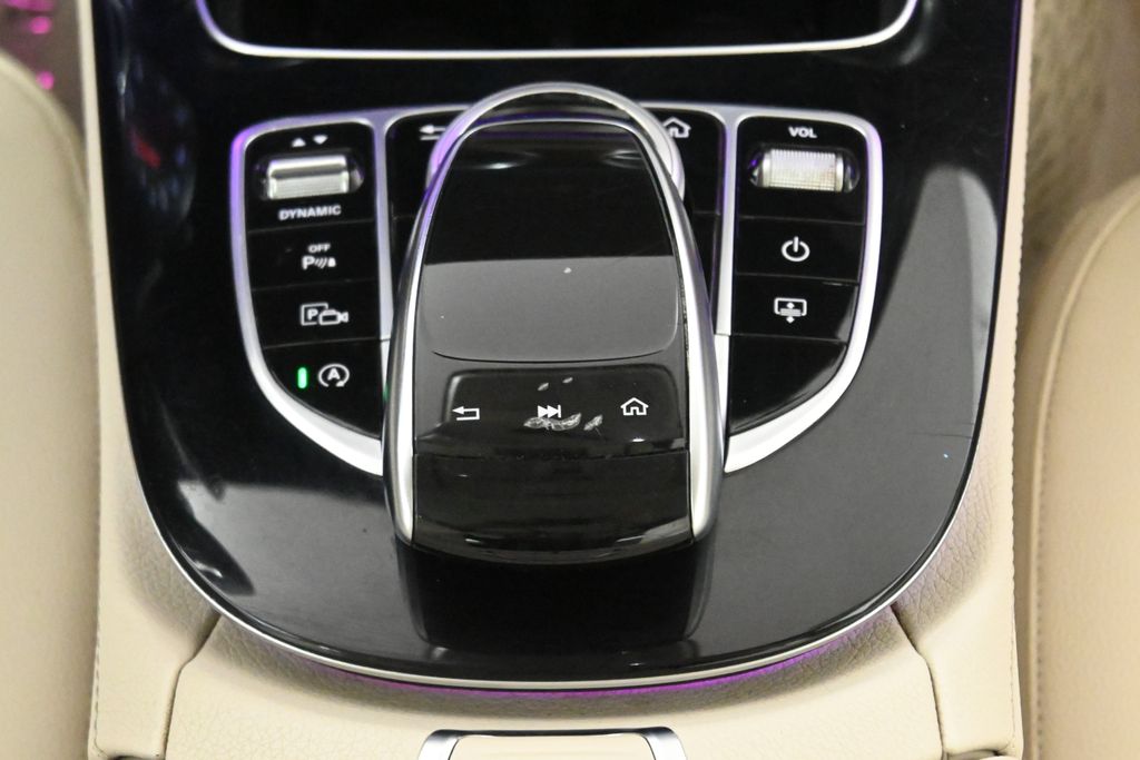 Thumbnail: 2018 Mercedes-Benz E-Class - 23